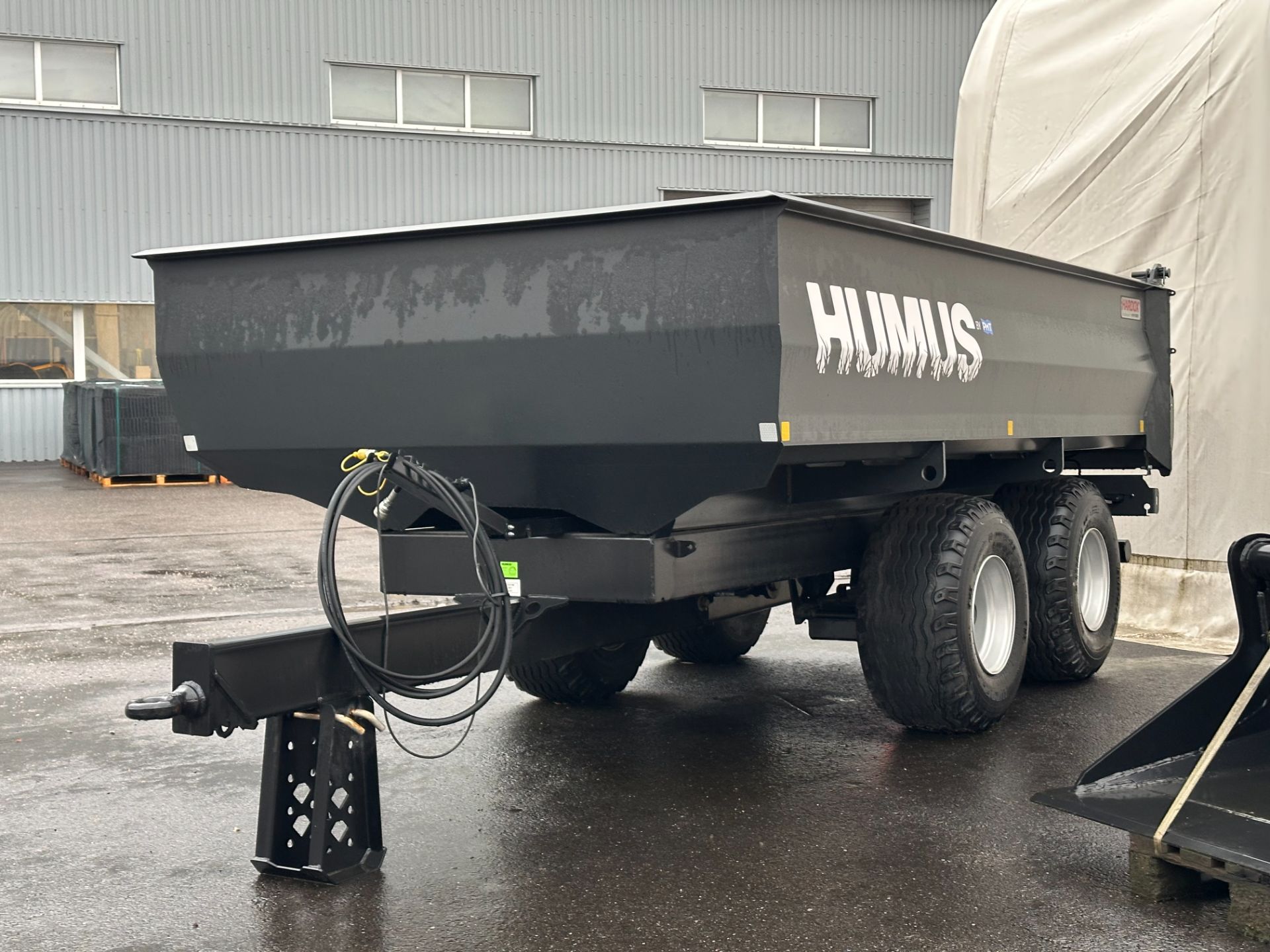 HUMUS 9ST Tipper Trailer – image 1